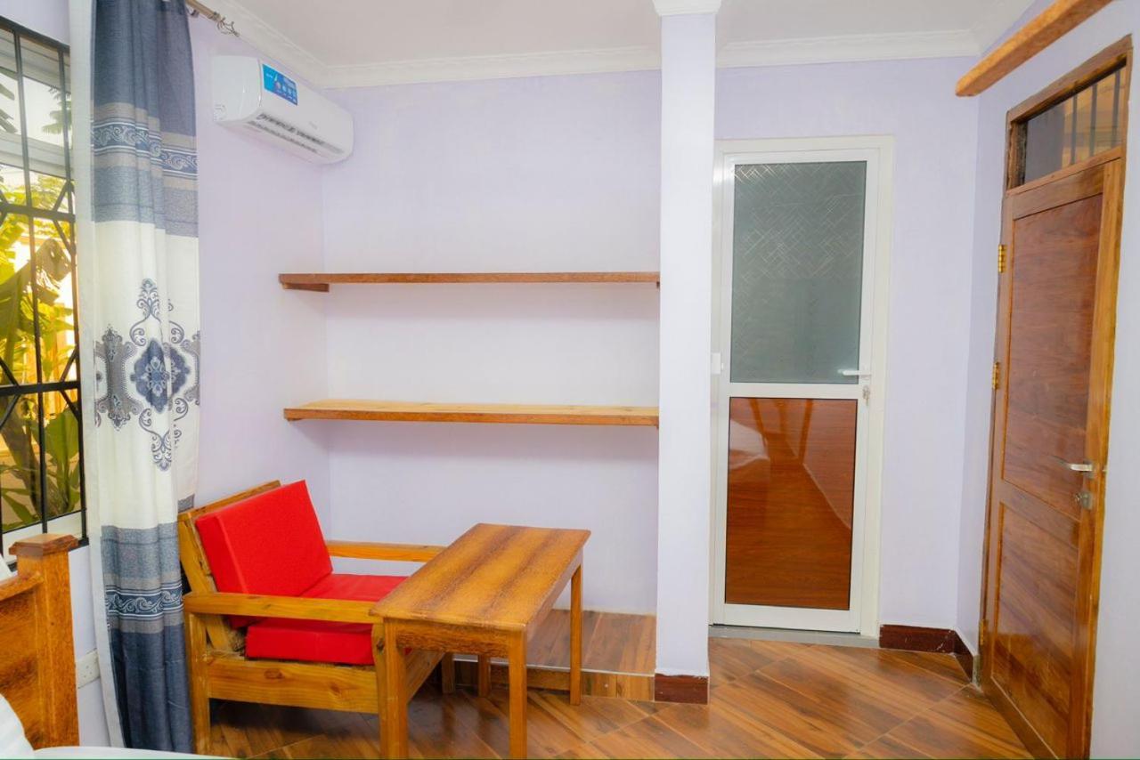 Mangi Mangi Accomodation 南威 外观 照片